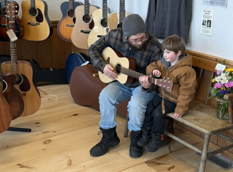 Little Askr visiting Island City Acoustics