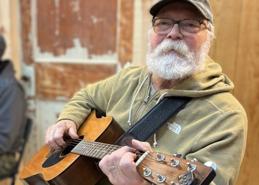 Lee at Wednesday Open Jam Island City Acoustics