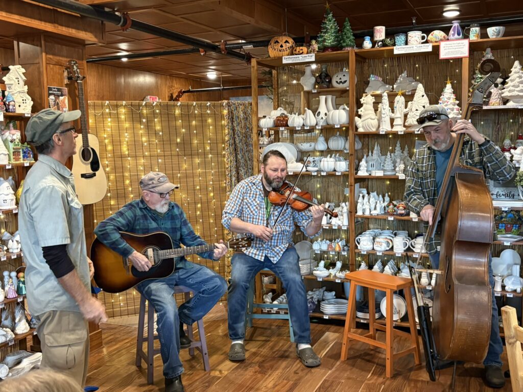 Sunday Artcoustics at Earth Goods